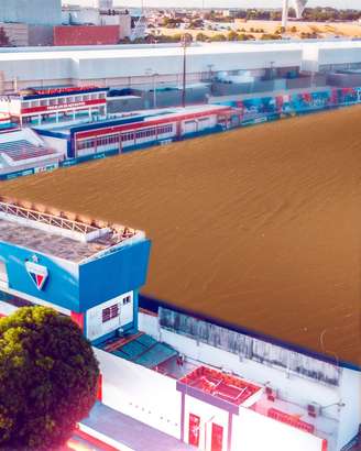 Simulação do Estádio Alcides Santos inundado. 