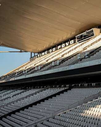 Com nomes famosos e ex-jogadores do clube, veja os principais doadores da arena do Corinthians. 