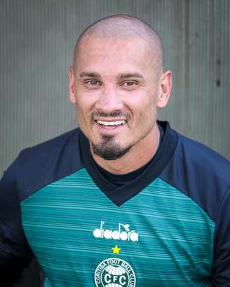 Maicon já vestiu a camisa do Coritiba. 