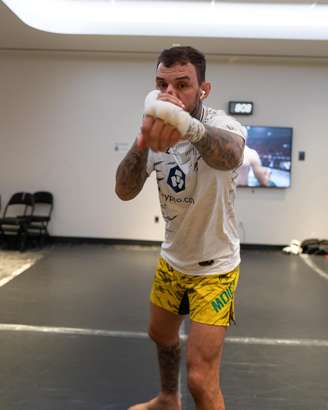 Renato Moicano foi finalizado na luta principal do UFC 311 