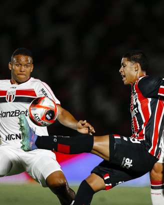 São Paulo e Botafogo-SP empatam sem gols. 