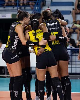 Dentil Praia Clube na semifinal da Superliga
