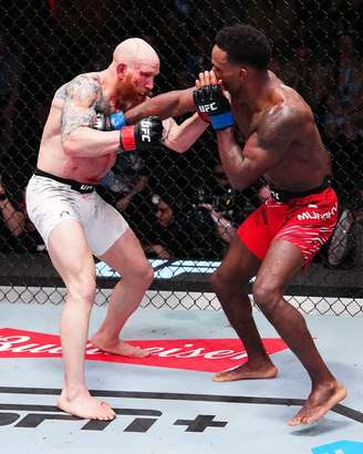 Lerone Murphy dominou a luta contra Josh Emmett (Foto; Divulgação/Instagram Oficial UFC)