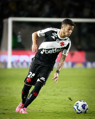 Adson em atuação pelo Vasco. 