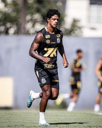 Andrey treinando pelo Santos 