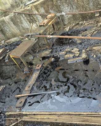 Vazamento de substância oleosa ainda não identificada foi registrado em Adrianópolis, no Paraná.