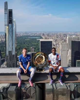 Palmer e Dembélé no Rockefeller Center
