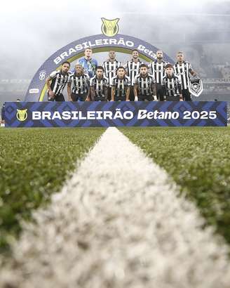 Time do Botafogo antes da partida 