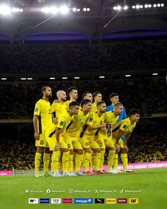 Seleção Malaia antes de partida 