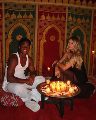 O casal se casou em uma cerimônia intimista na Espanha 