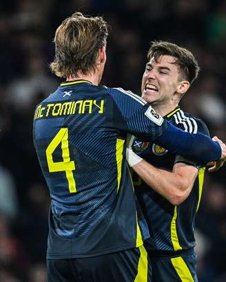 Scott McTominay e Kieran Tierney, jogadores da Escócia 