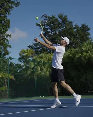 Carlos Alcaraz, tenista espanhol, durante treino em suas férias da temporada regular.
