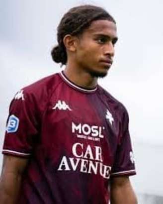 Tahirys dos Santos atua pelo time B do Metz – Divulgação