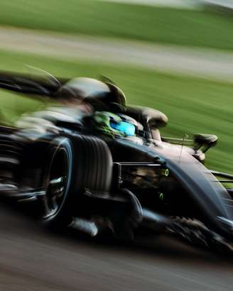 Cadillac no shakedown de Silverstone pilotada por Sergio Perez