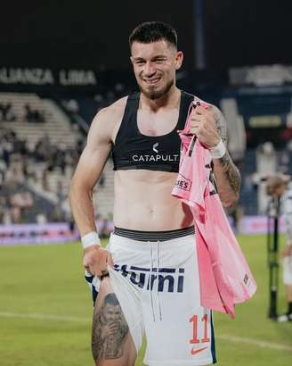 Cantero exibe a tatuagem com rosto de Lionel Messi – Divulgação/Alianza Lima