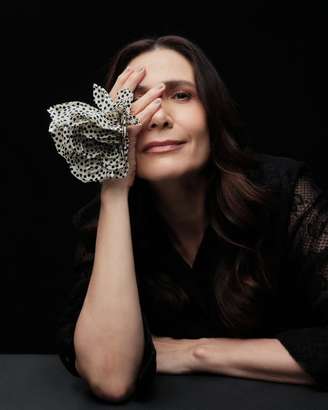 Virginia Cavendish posa para ensaio fotográfico