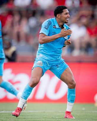 Rony vibra com o primeiro gol com a camisa santista.