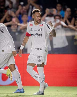 Neymar marcou o único gol do Santos na derrota para o Inter por 2 a 1