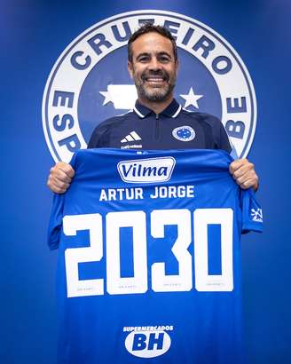 Cruzeiro estende contrato com Artur Jorge até 2030