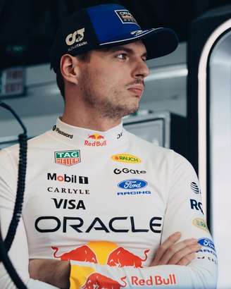 Max Verstappen deve permanecer na Red Bull após o final da temporada