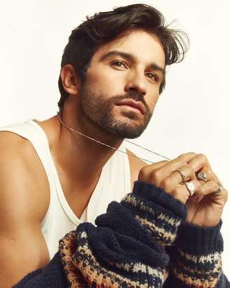 Bruno é ator, modelo, publicitário e médico