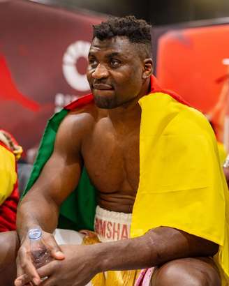 Francis Ngannou antes de luta conta Anthony Joshua 