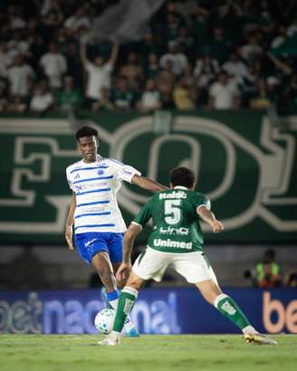 Jogadores de Cruzeiro e Goiás em duelo pela Copa do Brasil 