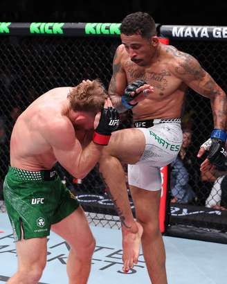 Carlos Prates nocauteou Jack Della Maddalena no UFC Perth 