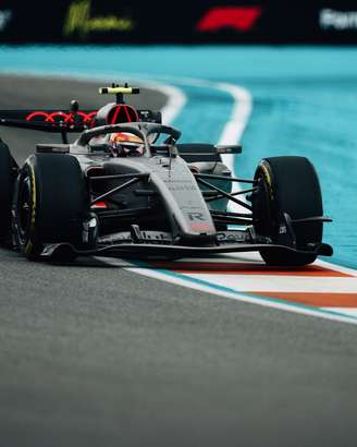 Carro da Audi, guiado por Gabriel Bortoleto, no GP de Miami 