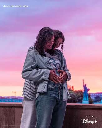 Registro da nova temporada de 'Amor da Minha Vida' mostra Bruna Marquezine e Alanis Guillen juntas e desperta teorias entre os fãs