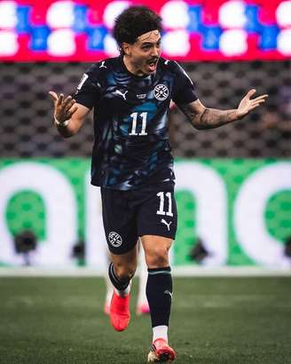 Mauricio, do Palmeiras, faz o primeiro gol ‘brasileiro’ na Copa do Mundo em derrota do Paraguai para os EUA.