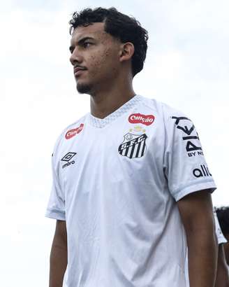 Cuca gosta da versatilidade do jovem Pepê Fermino –