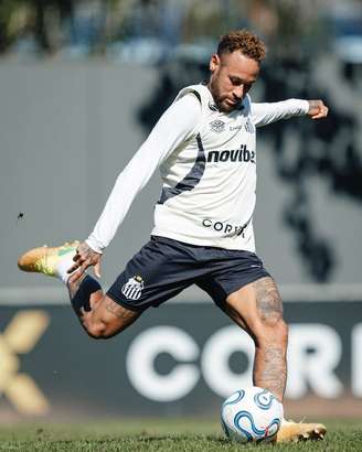 Neymar, em treinamento pelo Santos.