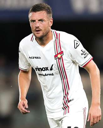 São Paulo avalia a contratação do atacante Jamie Vardy.
