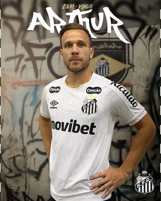 Meia Arthur foi anunciado como reforço do Santos.
