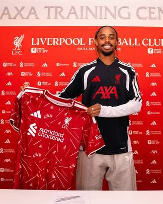 Liverpool anuncia a contratação de Bradley Barcola do Paris Saint-Germain.