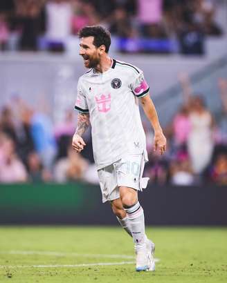 Messi marca golaço em empate do Inter Miami