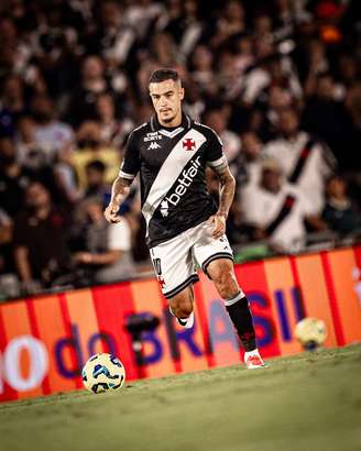 Coutinho saiu do Vasco em fevereiro de 2026