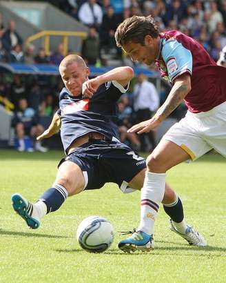 Um dos últimos clássicos entre Millwall e West Ham, equipes rivais na Inglaterra