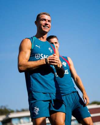 Cristiano Ronaldo soma 979 gols na carreira.