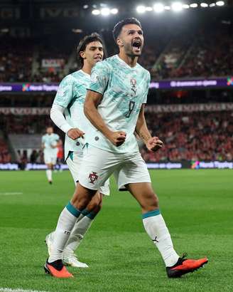 Gonçalo Ramos, atacante de Portugal, celebra gol anotado sobre a Noruega pela Liga das Nações da Uefa