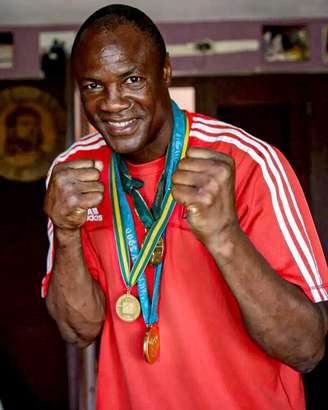 Félix Savón foi campeão olímpico em Barcelona-1992, Atlanta-1996 e Sydney-2000.