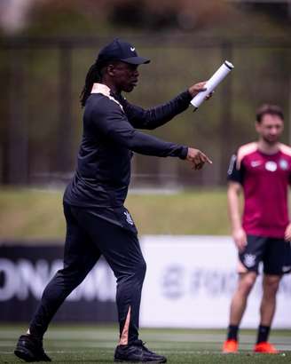 Seedorf comanda treino no Corinthians 