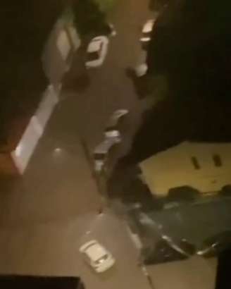 Carros boiando durante temporal na madrugada desta sexta-feira, 16, na região de Cidade Ademar
