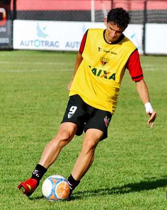 <p>Júnior Viçosa é artilheiro do Atlético-GO em 2014 com 13 gols</p>