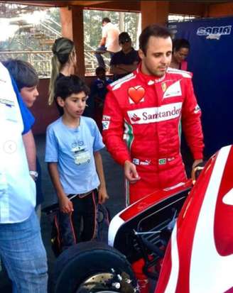 Massa publicou foto ao lado do novo piloto da F-1, ainda criança, quando Bortoleto foi anunciado pela Sauber-Audi.