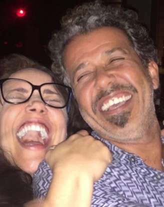 Ana Carolina e o amigo e produtor Jerry Burgos