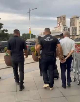 Piloto foi preso dentro de avião no aeroporto de Congonhas.