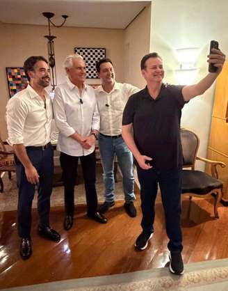 Pré-candidatos à Presidência, Eduardo Leite, Ronaldo Caiado e Ratinho Jr. posaram com Gilberto Kassab, presidente do PSD, em janeiro