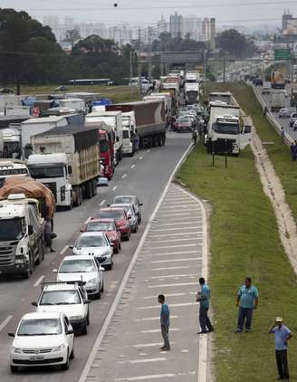 <p>Objetivo é tentar resolver os problemas decorrentes das manifestações que já bloqueiam rodovias de nove estados brasileiros</p>